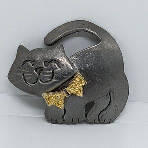 Vintage Ultracraft Pewter Cat Pin Brooch With Gold Bowtie